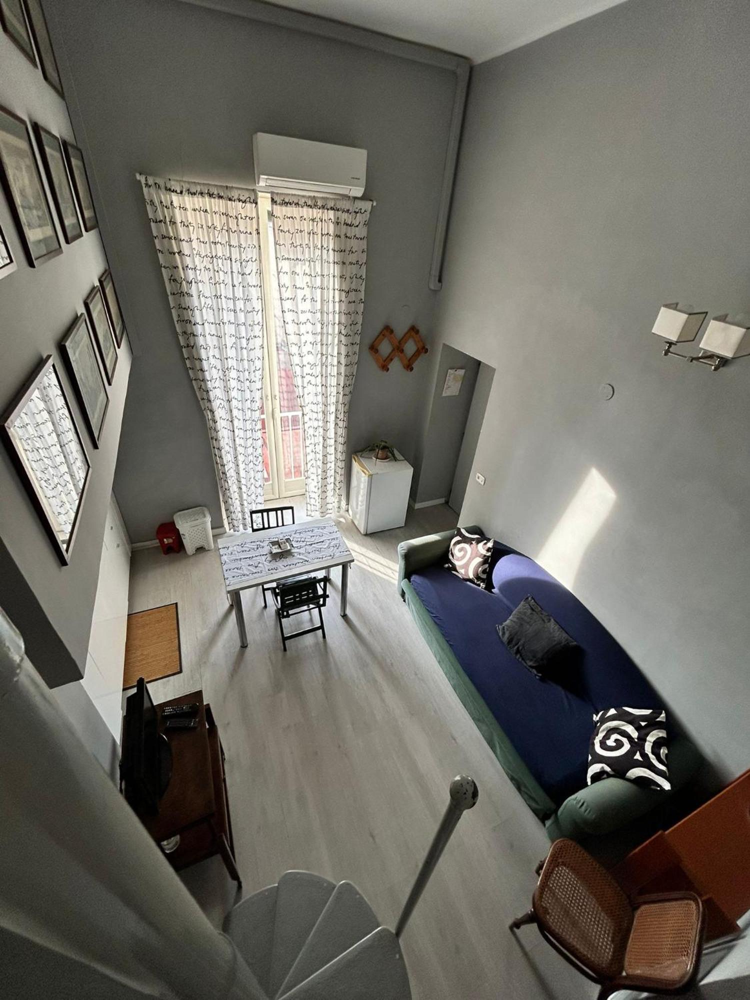 Charming House At Apartment *